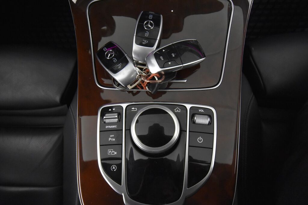 Mercedes-Benz E 2019 400 d 4Matic A Premium Business / Distronic / Webasto / Navi / ** 2 vuoden takuu **