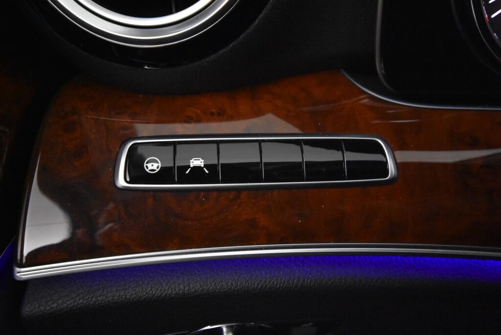 Mercedes-Benz E 2019 400 d 4Matic A Premium Business / Distronic / Webasto / Navi / ** 2 vuoden takuu **