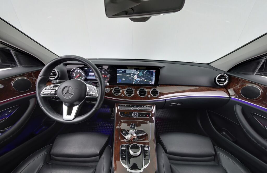 Mercedes-Benz E 2019 400 d 4Matic A Premium Business / Distronic / Webasto / Navi / ** 2 vuoden takuu **