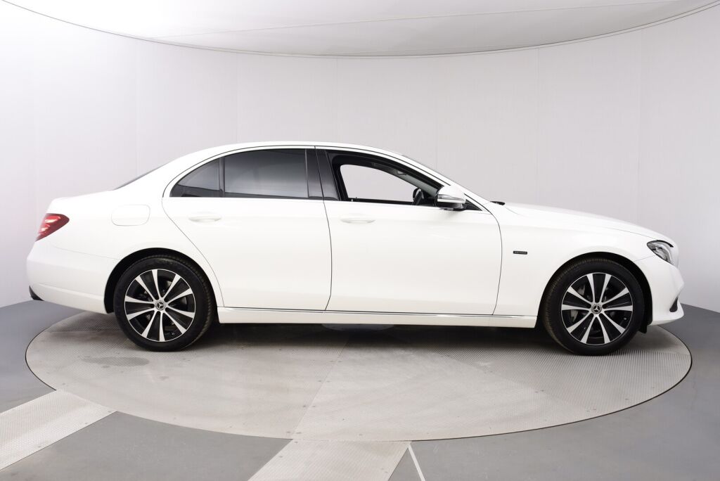 Mercedes-Benz E 2019 300 e A eQ Power Edition One ** 2 vuoden takuu **