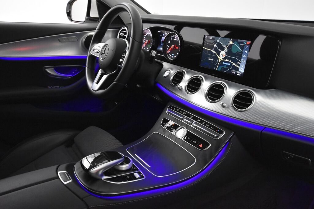 Mercedes-Benz E 2019 300 e A eQ Power Edition One ** 2 vuoden takuu **