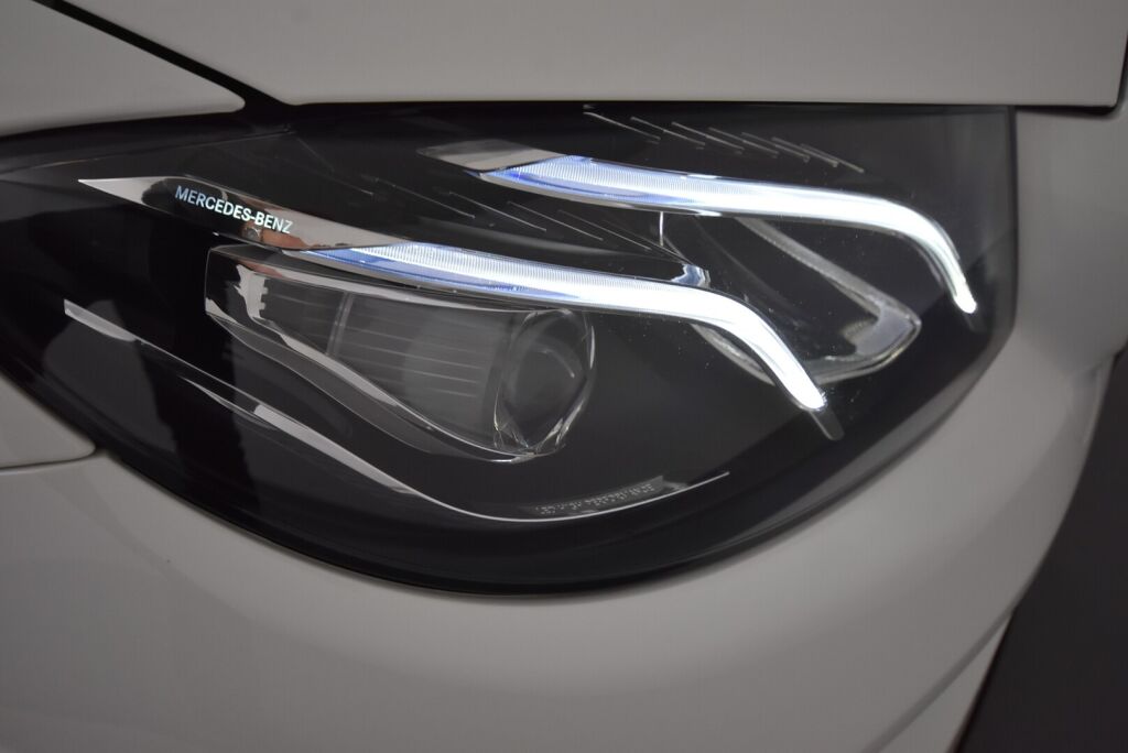 Mercedes-Benz E 2019 300 e A eQ Power Edition One ** 2 vuoden takuu **