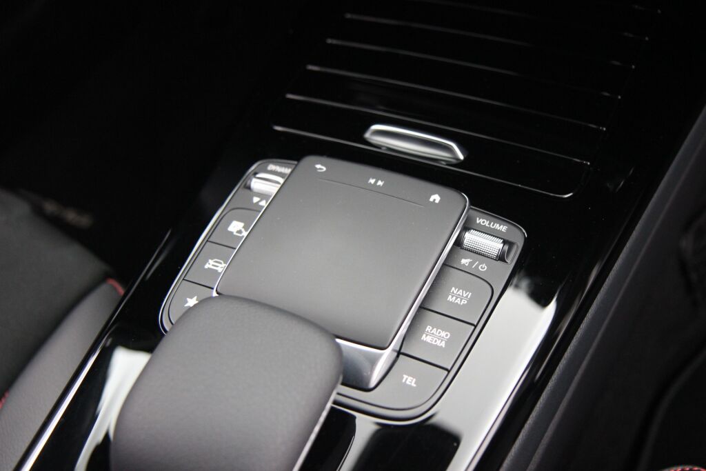 Mercedes-Benz CLA 2020 200 d 4Matic A Shooting Brake Business AMG + Advantage, Isot Digimittarit