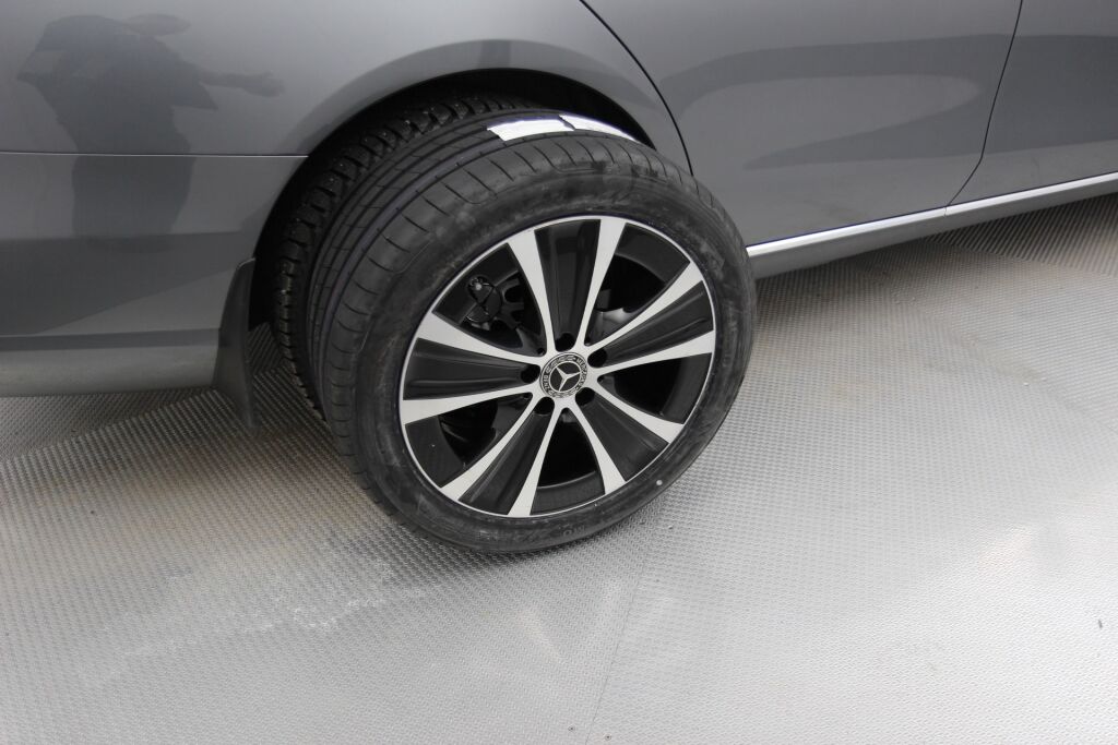 Mercedes-Benz E 2019 300 e A eQ Power Business Avantgarde Edition +Multibeam, Navi