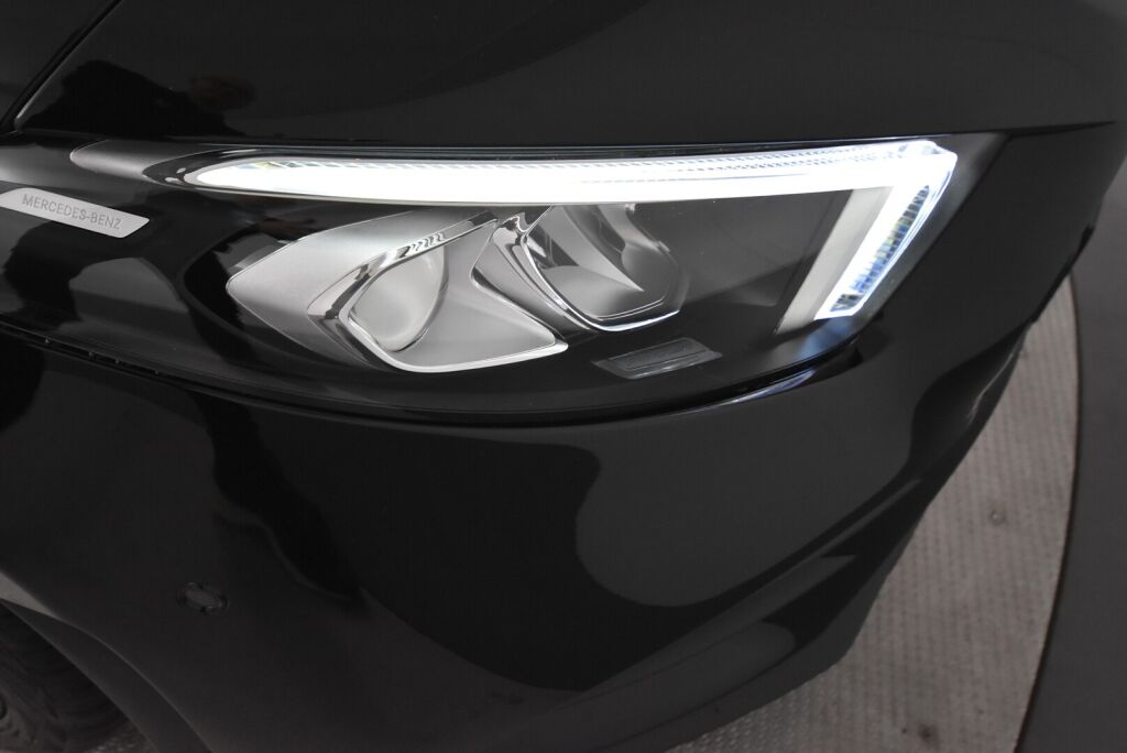 Mercedes-Benz A 2023 180 A sedan AMG Line ** Uusi auto nopeaan toimitukseen **