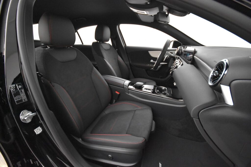 Mercedes-Benz A 2023 180 A sedan AMG Line ** Uusi auto nopeaan toimitukseen **