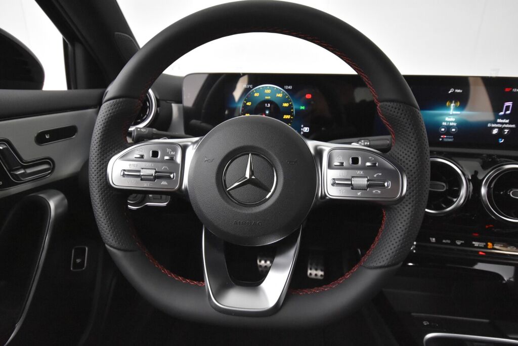 Mercedes-Benz A 2023 180 A sedan AMG Line ** Uusi auto nopeaan toimitukseen **