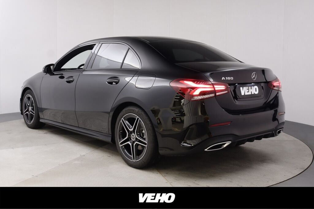 Mercedes-Benz A 2023 180 A sedan AMG Line ** Uusi auto nopeaan toimitukseen **