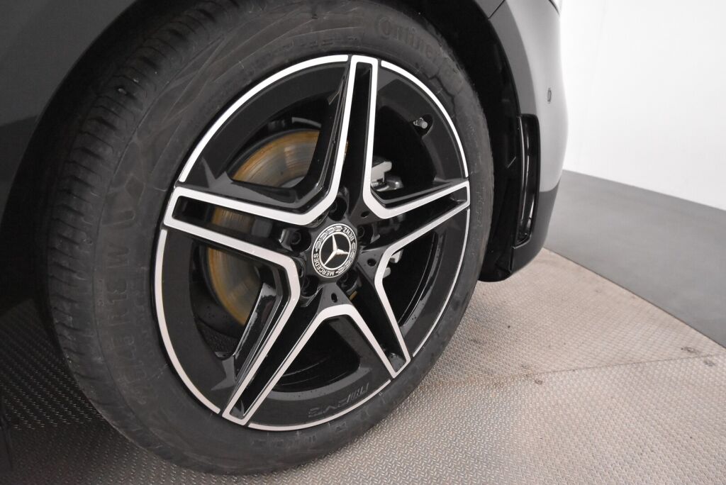 Mercedes-Benz A 2023 180 A sedan AMG Line ** Uusi auto nopeaan toimitukseen **