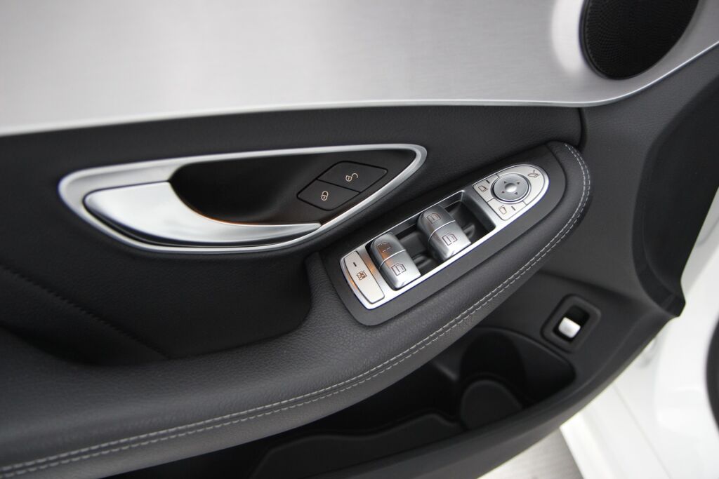 Mercedes-Benz C 2019 180 T A Business AMG + Älypuhelimen integrointi, Navigointi, LED -ajovalot