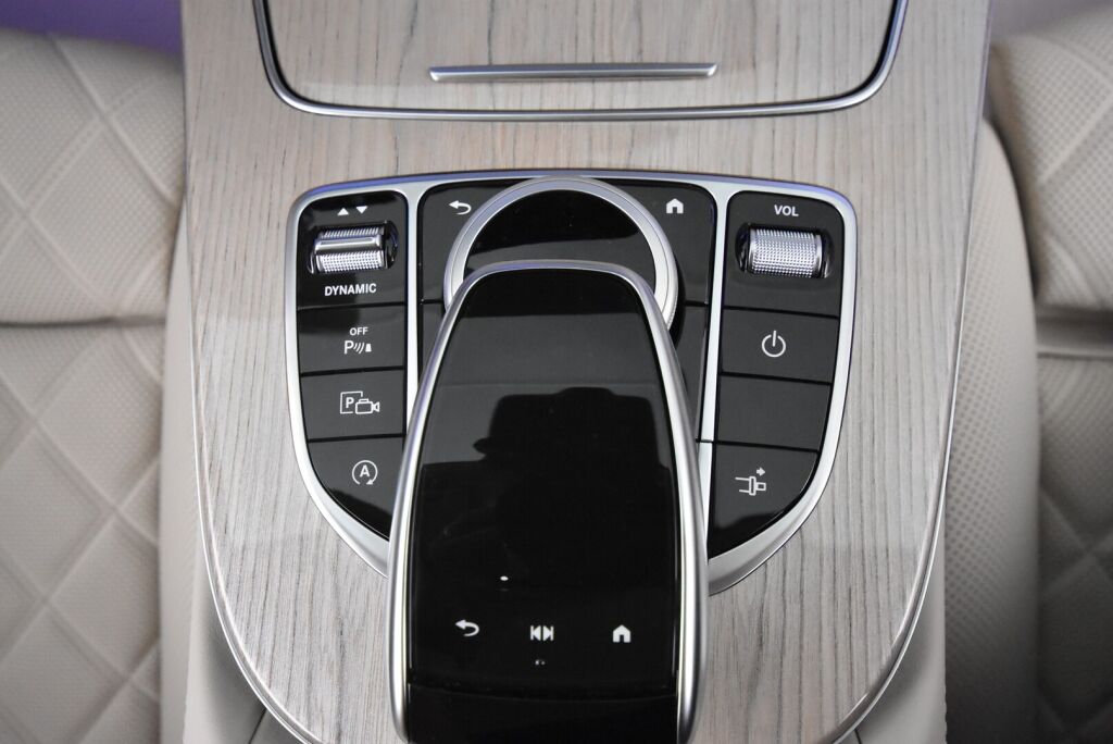 Mercedes-Benz E 2021 200 4Matic A Cabriolet