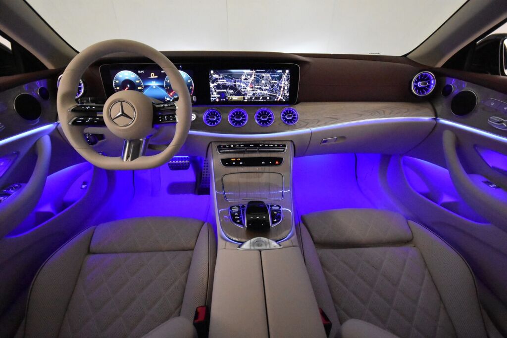 Mercedes-Benz E 2021 200 4Matic A Cabriolet