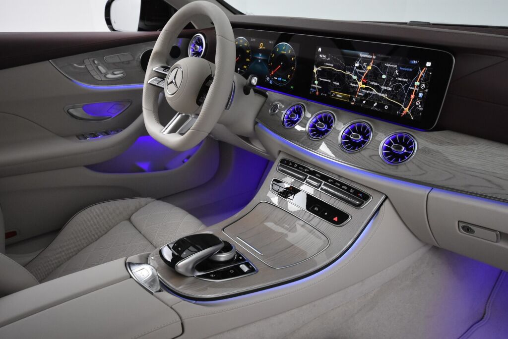 Mercedes-Benz E 2021 200 4Matic A Cabriolet