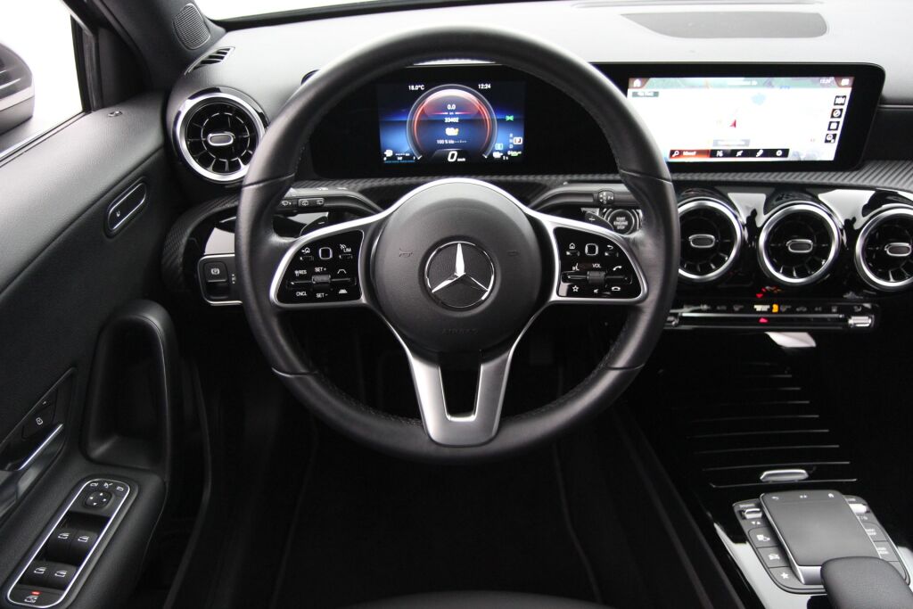 Mercedes-Benz A 2021 250 e A EQ Power Business Style +Distronic, Navi