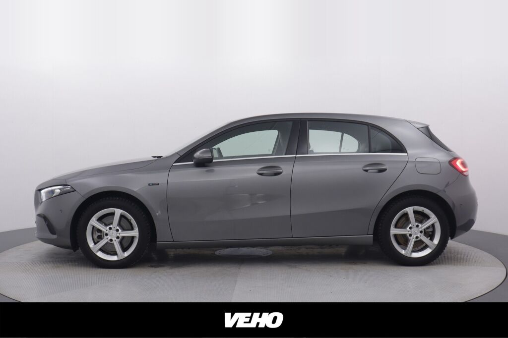 Mercedes-Benz A 2021 250 e A EQ Power Business Style +Distronic, Navi