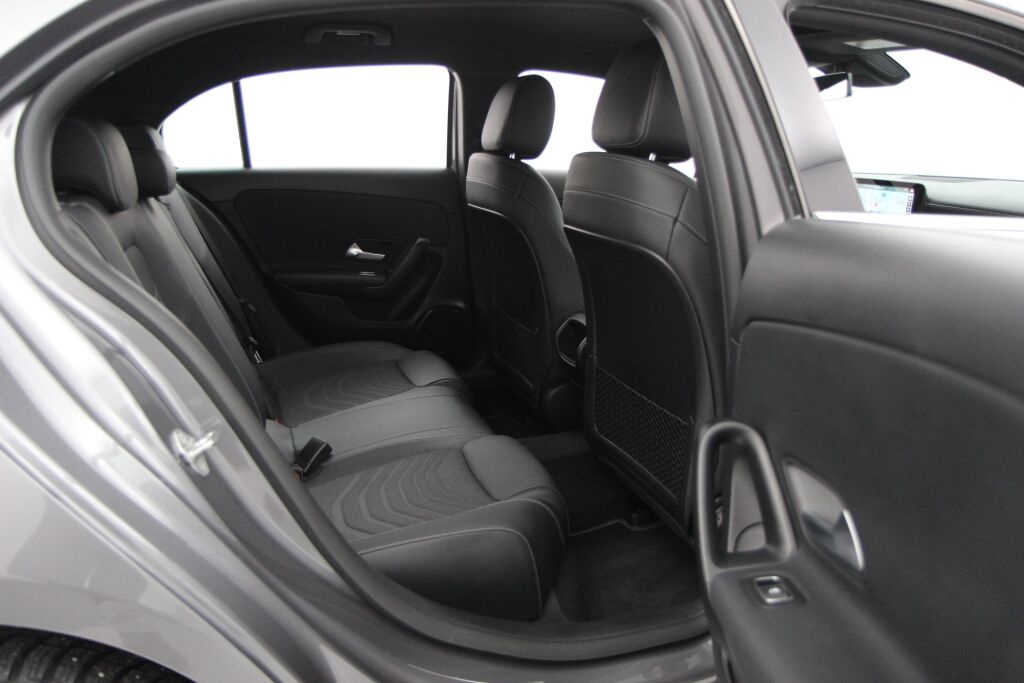 Mercedes-Benz A 2021 250 e A EQ Power Business Style +Distronic, Navi
