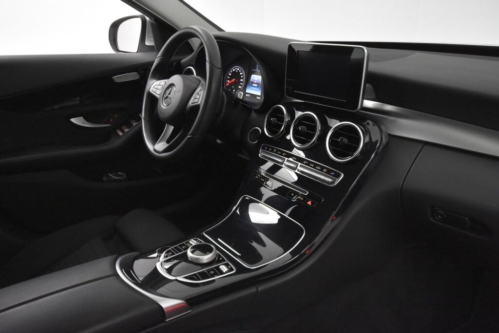 Mercedes-Benz C 2017 200 4MATIC Edition AMG