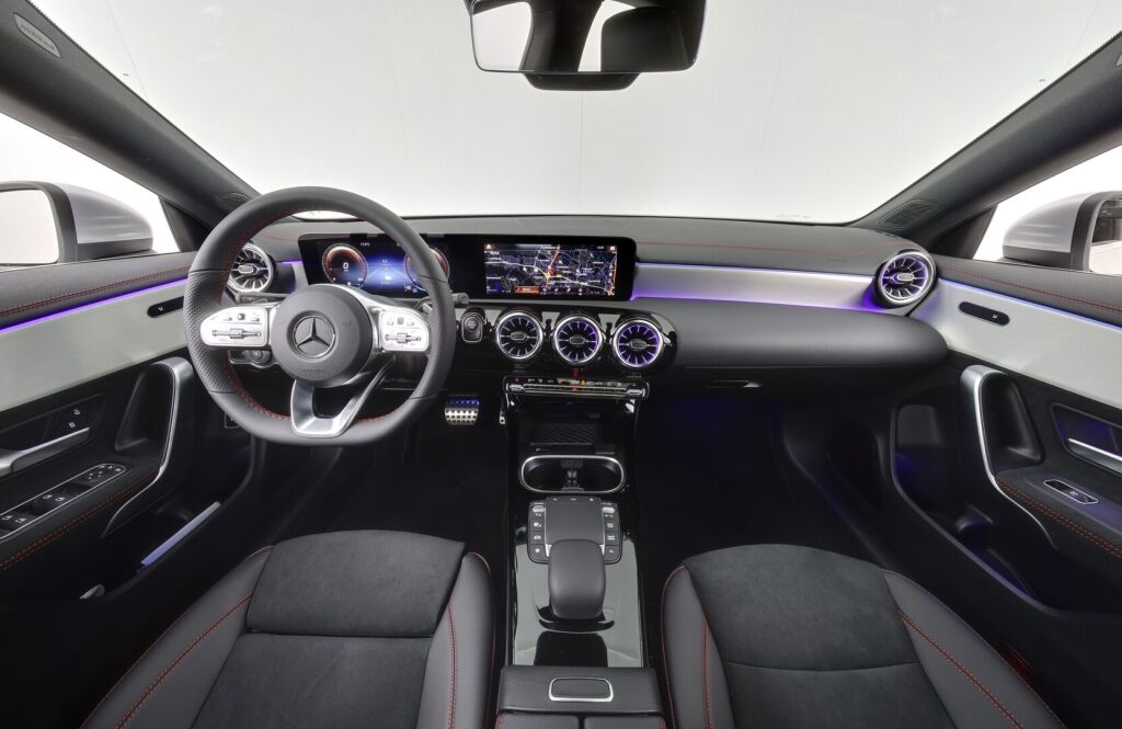 Mercedes-Benz CLA 2022 250 e A Coupe Business AMG Edition **Distronic, Multibeam, Advanced sound, Premium paketti**