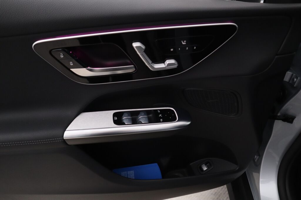 Mercedes-Benz GLC 2022 220 d 4Matic A Avantgarde / Digital Light / Koukku / Distronic / Muistipaketti / ** 2 vuoden takuu *