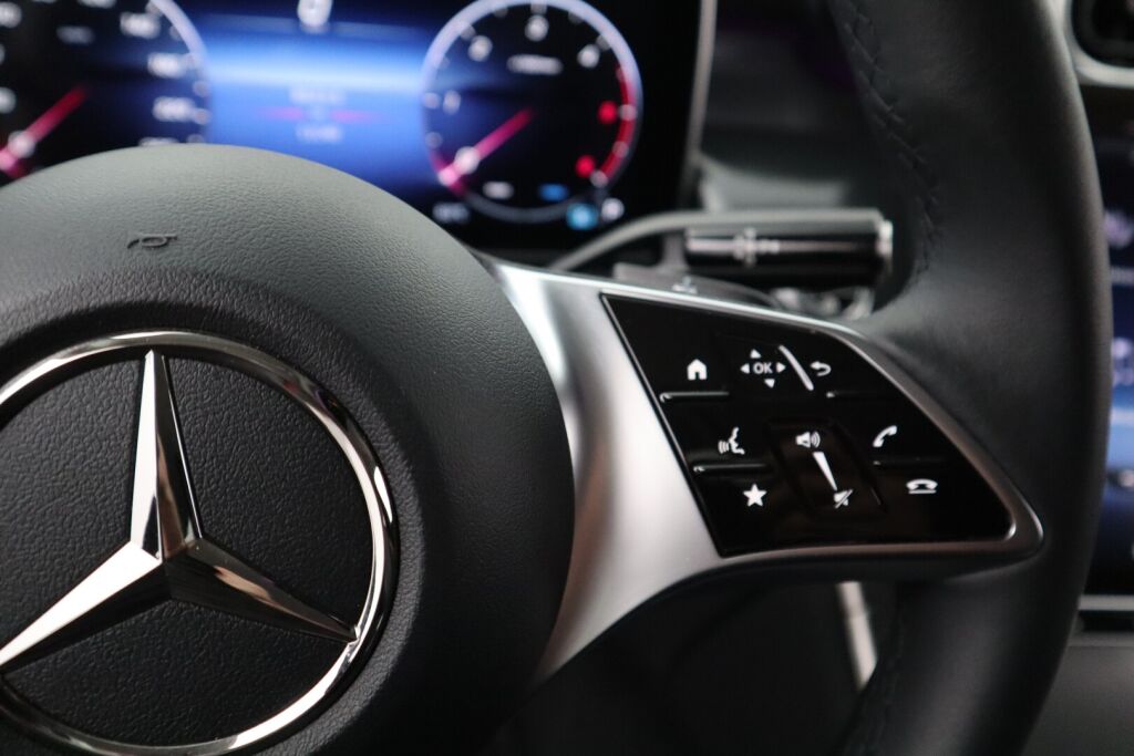 Mercedes-Benz GLC 2022 220 d 4Matic A Avantgarde / Digital Light / Koukku / Distronic / Muistipaketti / ** 2 vuoden takuu *