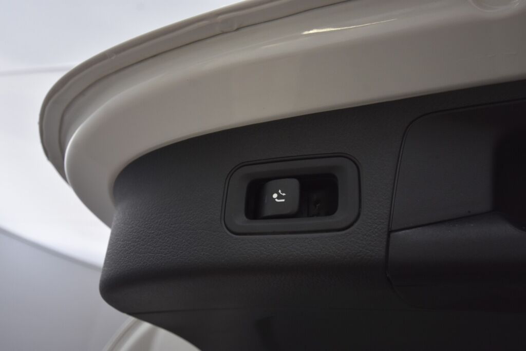 Mercedes-Benz EQA 2022 250 Business AMG Night + Vetokoukku, Blind Spot