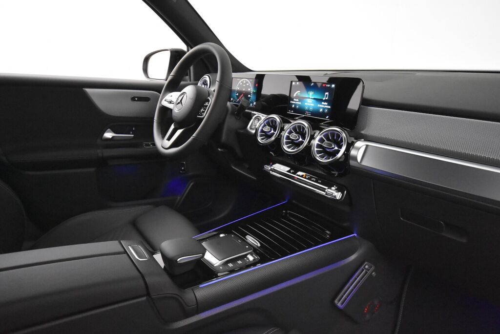 Mercedes-Benz GLB 2021 180 d A Business +Distronic, Älypuhelimen integrointi