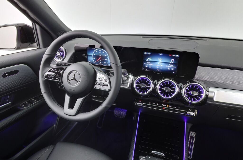 Mercedes-Benz GLB 2021 180 d A Business +Distronic, Älypuhelimen integrointi