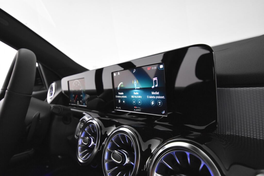 Mercedes-Benz GLB 2021 180 d A Business +Distronic, Älypuhelimen integrointi