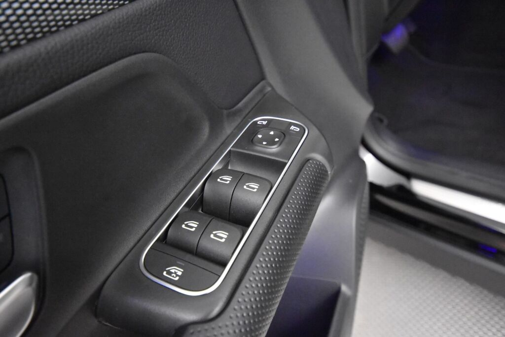 Mercedes-Benz GLB 2021 180 d A Business +Distronic, Älypuhelimen integrointi