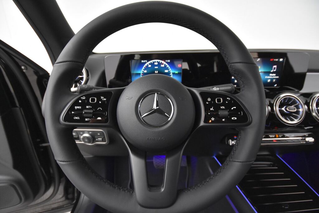 Mercedes-Benz GLB 2021 180 d A Business +Distronic, Älypuhelimen integrointi