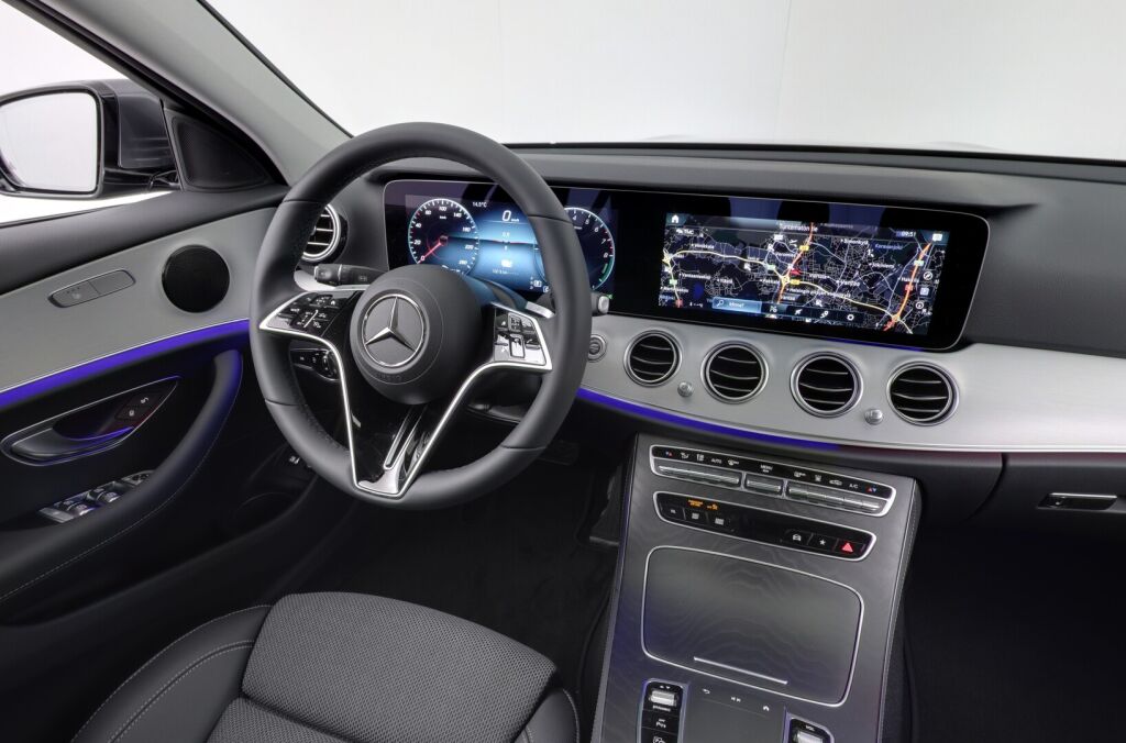 Mercedes-Benz E 2022 300 e 4Matic A Edition **Ajoavustimet, vetokoukku**