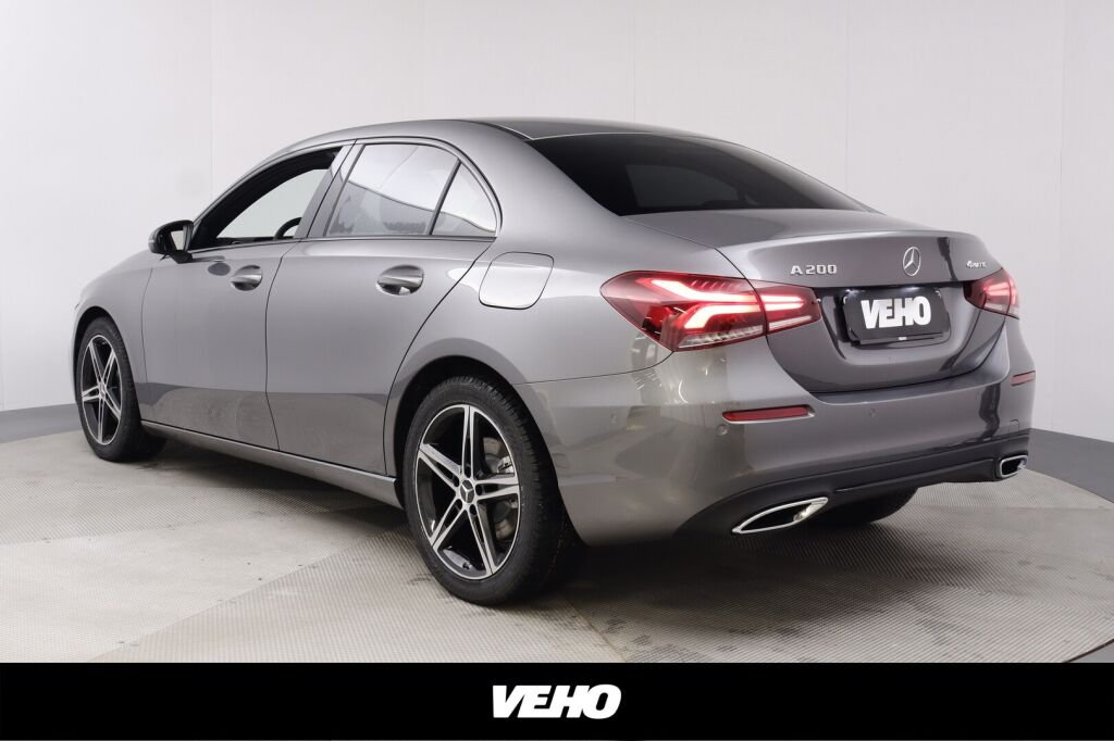 Mercedes-Benz A 2022 200 4Matic A sedan Business ** Vetokoukku, Night-paketti, isot näytöt **