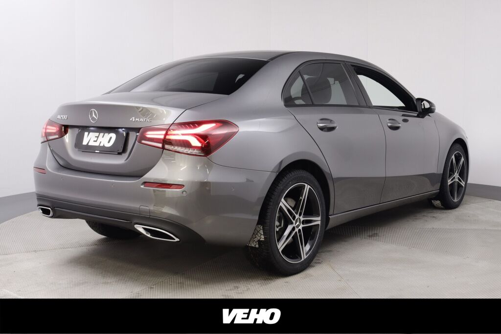 Mercedes-Benz A 2022 200 4Matic A sedan Business ** Vetokoukku, Night-paketti, isot näytöt **