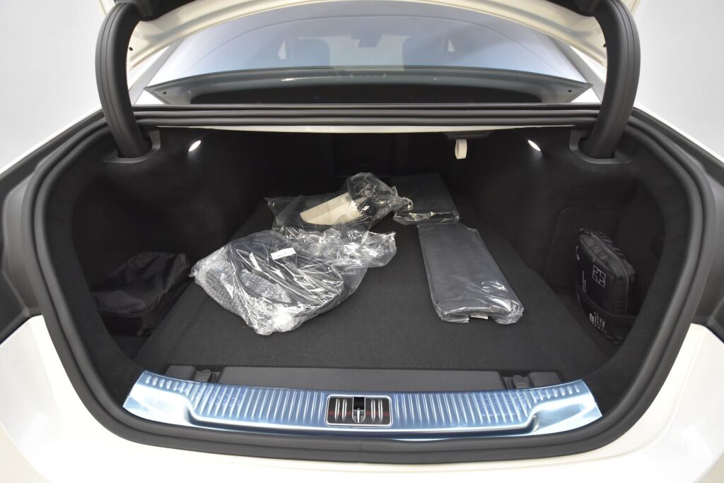 Mercedes-Benz S 2023 580 e L 4Matic