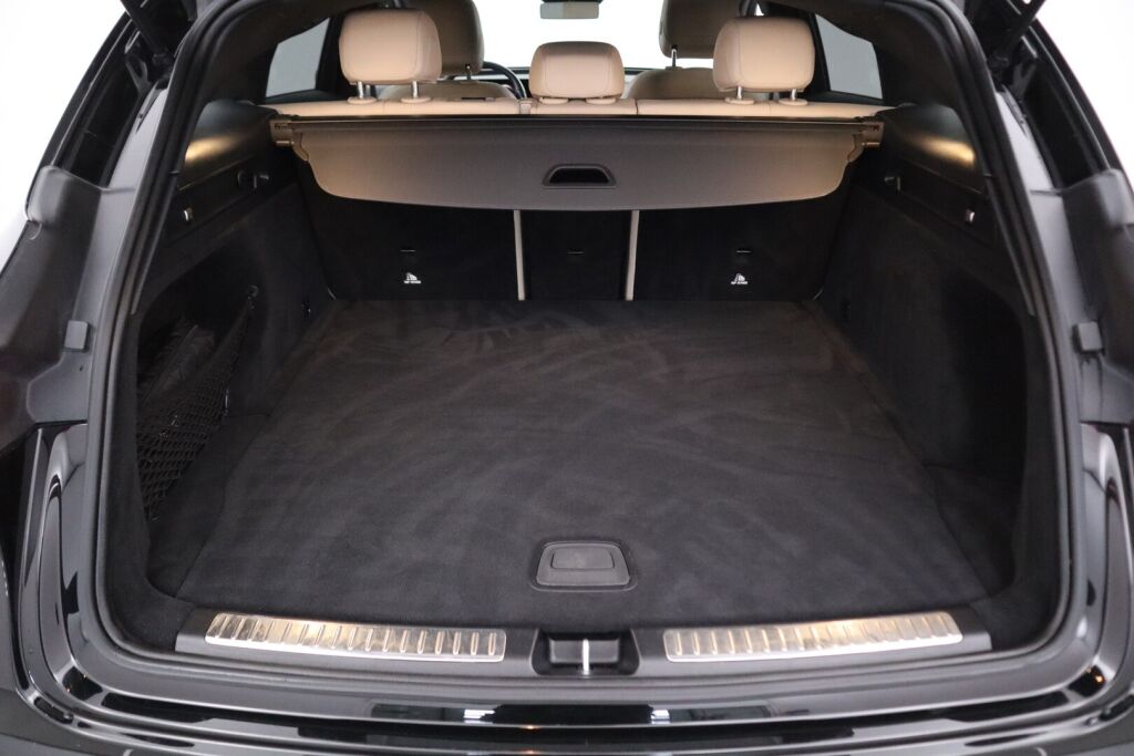 Mercedes-Benz EQC 2021 400 4Matic Edition AMG / KeylessGo / Multibeam / Vetokoukku / Lasikattoluukku / Distronic /