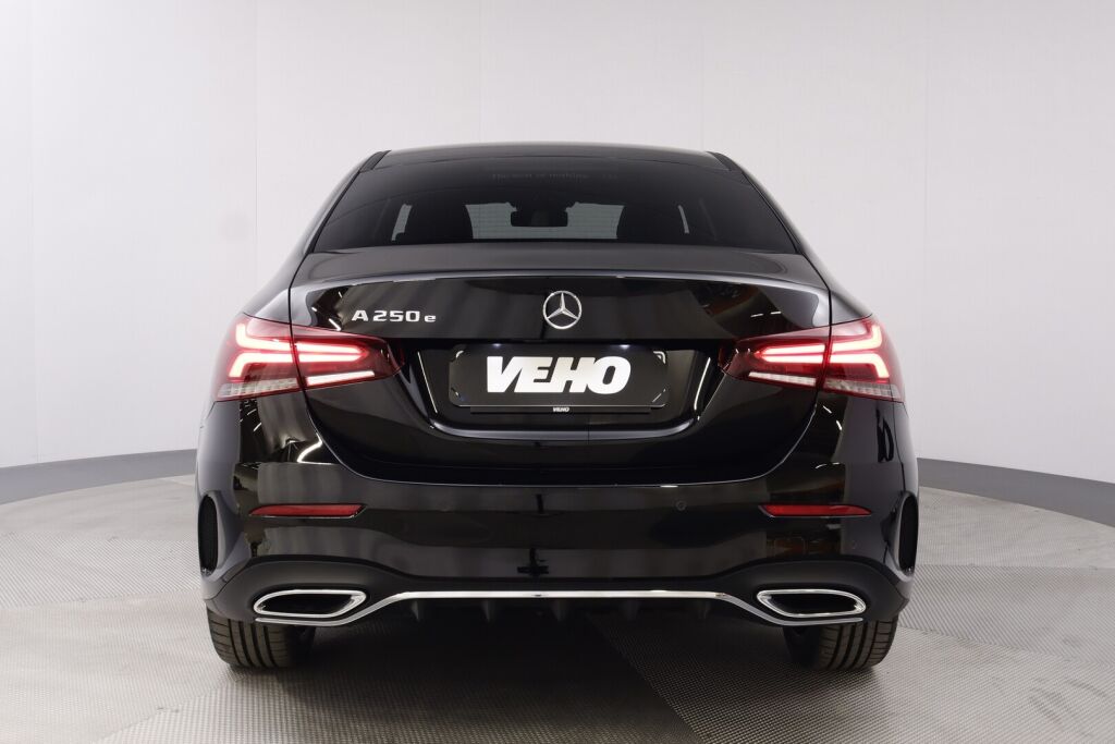 Mercedes-Benz A 2022 250 e A sedan Business AMG Edition **Panoraama, Distronic**
