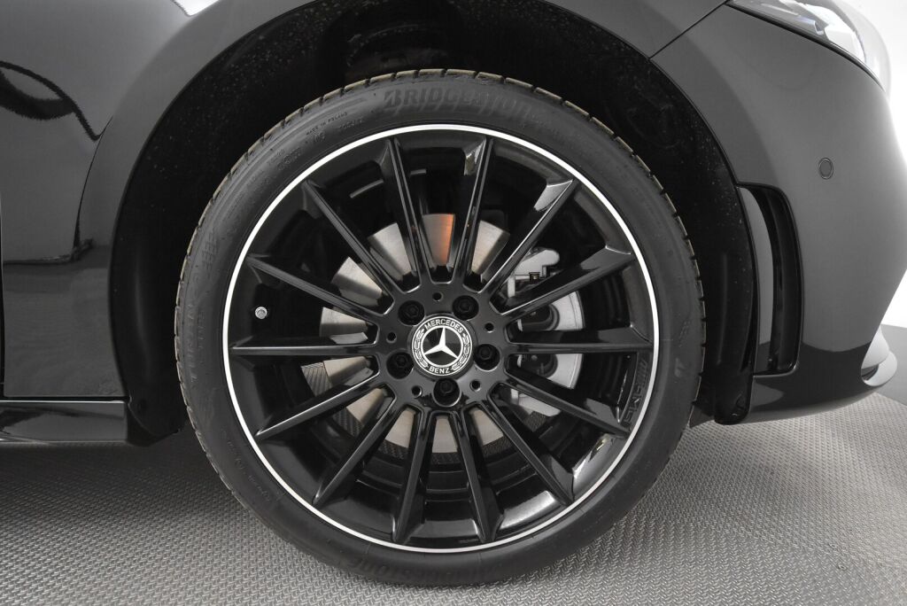 Mercedes-Benz A 2022 250 e A sedan Business AMG Edition **Panoraama, Distronic**