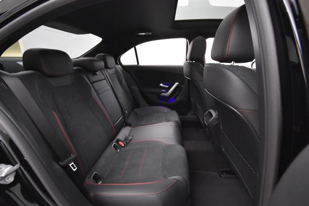 Mercedes-Benz A 2022 250 e A sedan Business AMG Edition **Panoraama, Distronic**