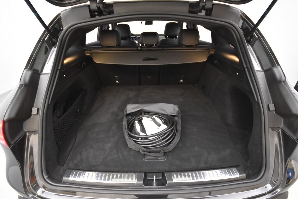 Mercedes-Benz EQC 2022 400 4Matic Business AMG **Ajoaustimet, Keyless GO, 360 kamera**