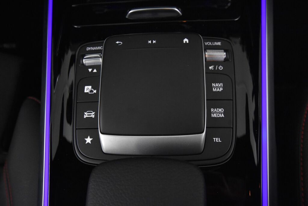 Mercedes-Benz EQB 2022 300 4Matic Business AMG ** Panoraama, kuskin penkki sähköllä, Keyless GO, Ajoavustinpaketti **