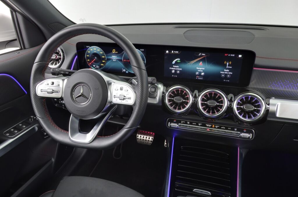 Mercedes-Benz EQB 2022 300 4Matic Business AMG ** Panoraama, kuskin penkki sähköllä, Keyless GO, Ajoavustinpaketti **