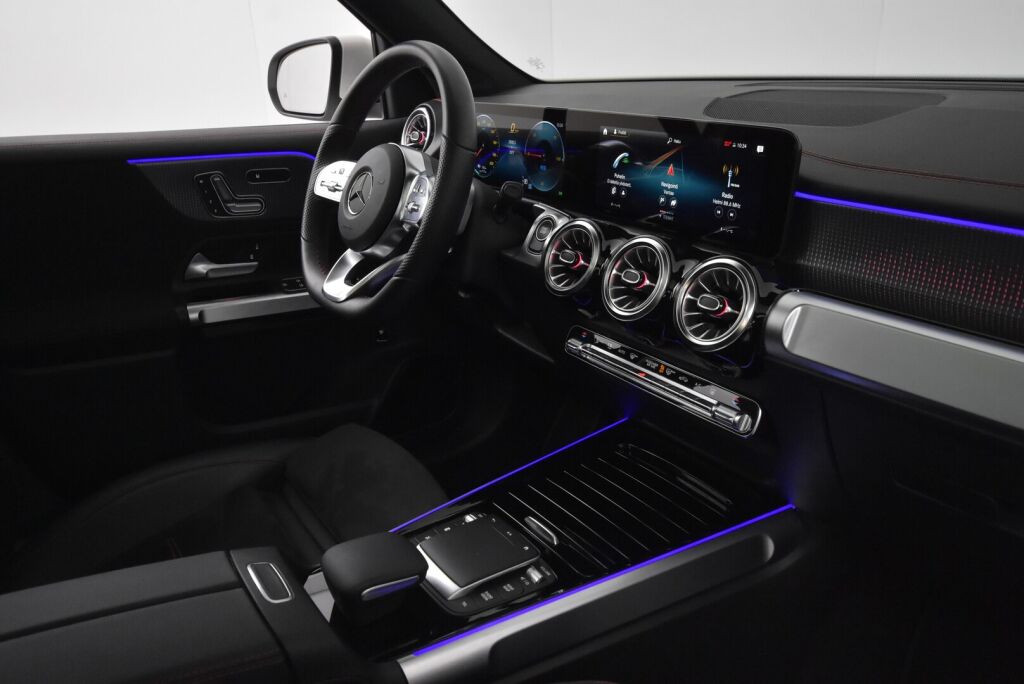 Mercedes-Benz EQB 2022 300 4Matic Business AMG ** Panoraama, kuskin penkki sähköllä, Keyless GO, Ajoavustinpaketti **