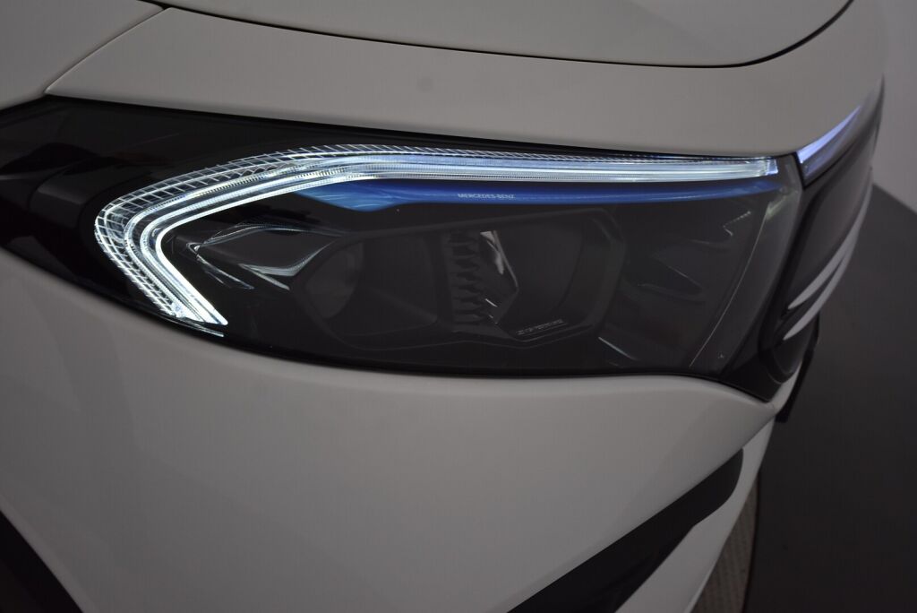 Mercedes-Benz EQB 2022 300 4Matic Business AMG ** Panoraama, kuskin penkki sähköllä, Keyless GO, Ajoavustinpaketti **
