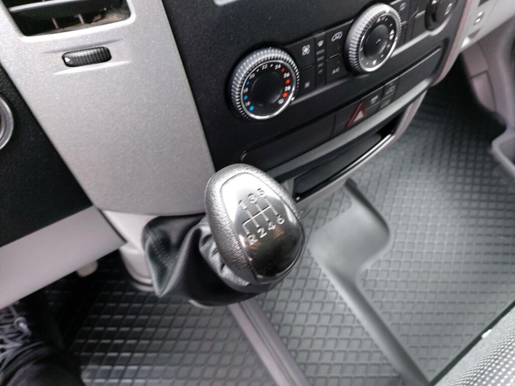 Mercedes-Benz SPRINTER 2011 216CDI 3,0/37K Keskipitkä A2