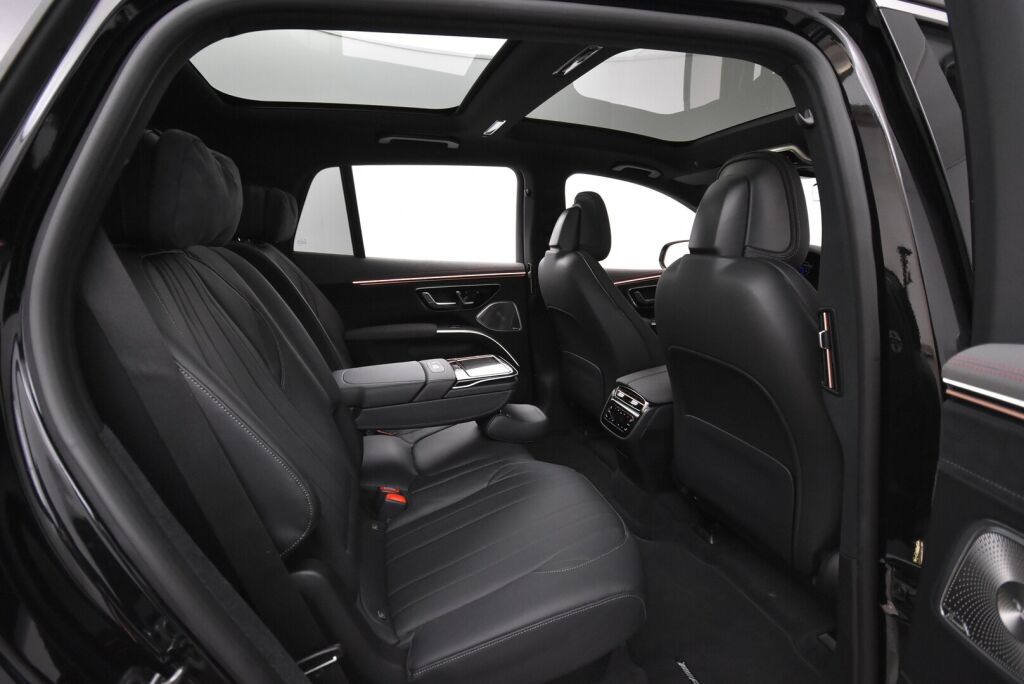 Mercedes-Benz EQS SUV 2023 580 4Matic SUV **UUTUUS NÄHTÄVÄNÄ SEKÄ AJETTAVANA HERTTONIEMESSÄ**