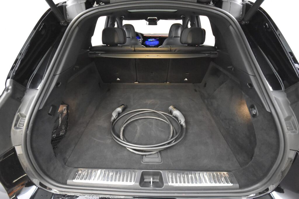 Mercedes-Benz EQS SUV 2023 580 4Matic SUV **UUTUUS NÄHTÄVÄNÄ SEKÄ AJETTAVANA HERTTONIEMESSÄ**