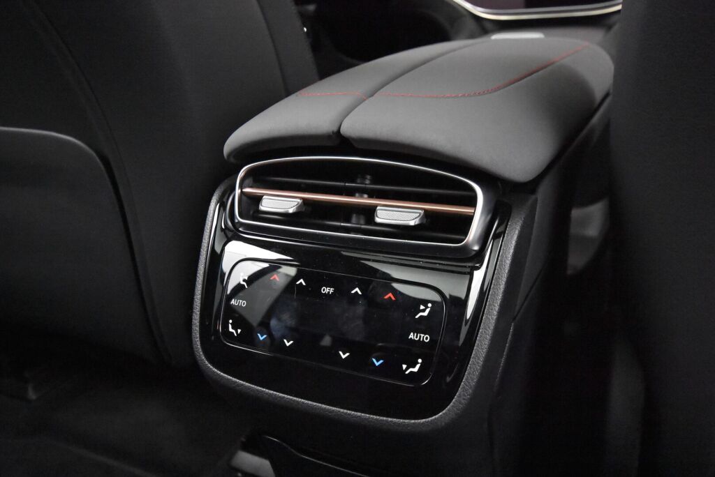 Mercedes-Benz EQS SUV 2023 580 4Matic SUV **UUTUUS NÄHTÄVÄNÄ SEKÄ AJETTAVANA HERTTONIEMESSÄ**