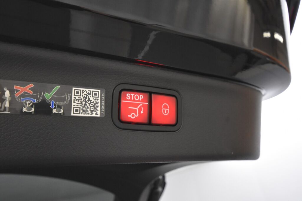 Mercedes-Benz EQS SUV 2023 580 4Matic SUV **UUTUUS NÄHTÄVÄNÄ SEKÄ AJETTAVANA HERTTONIEMESSÄ**