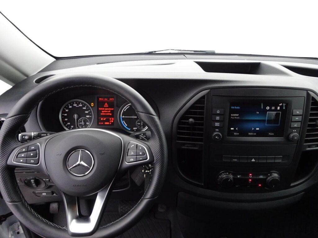 Mercedes-Benz VITO 2022 112e FWD keskipitkä A2 Automaatti * Sähköauto * 2 vuoden takuu *