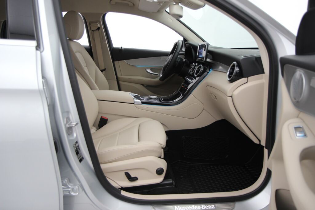 Mercedes-Benz GLC 2017 220 d Coupé 4Matic A Premium Business